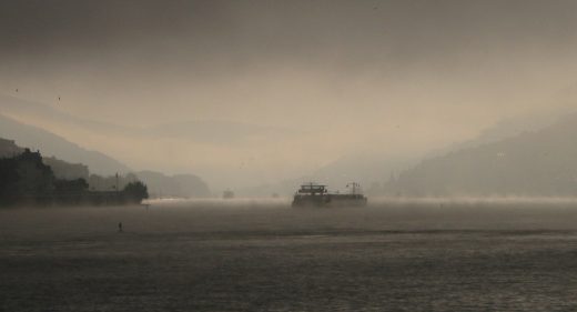 Morning mist on the Rhine